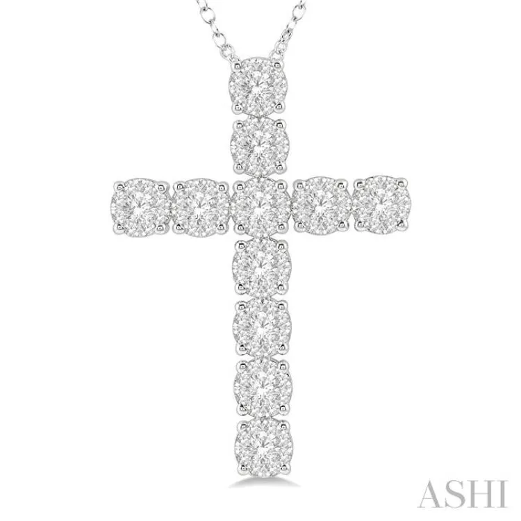 3/4 Ctw Lovebright Round Cut Diamond Cross Pendant in 14K White Gold with Chain