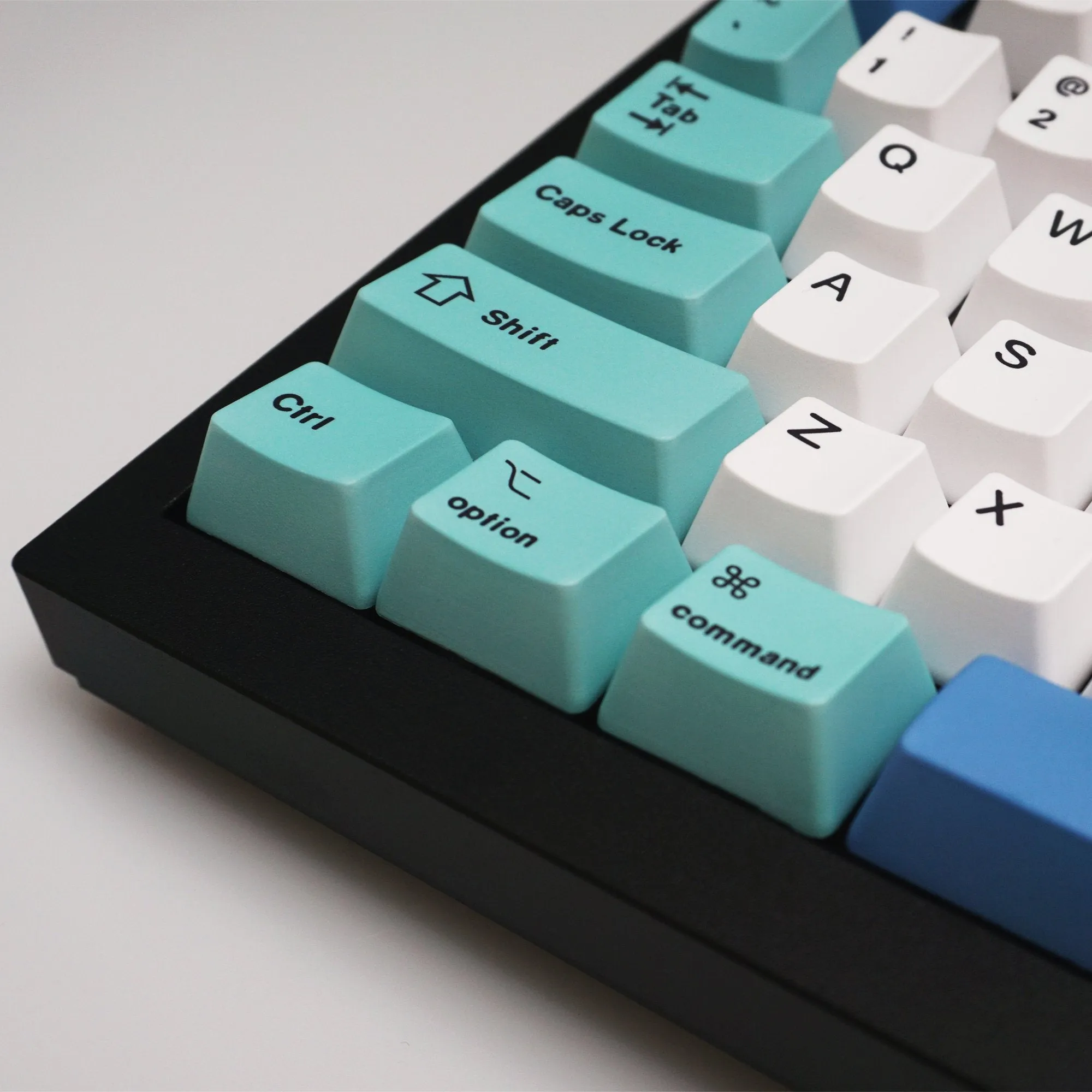 Custom Q1 QMK Mechanical Keyboard (Q1 Carbon Black w/ Knob)(Iceberg Keycap)