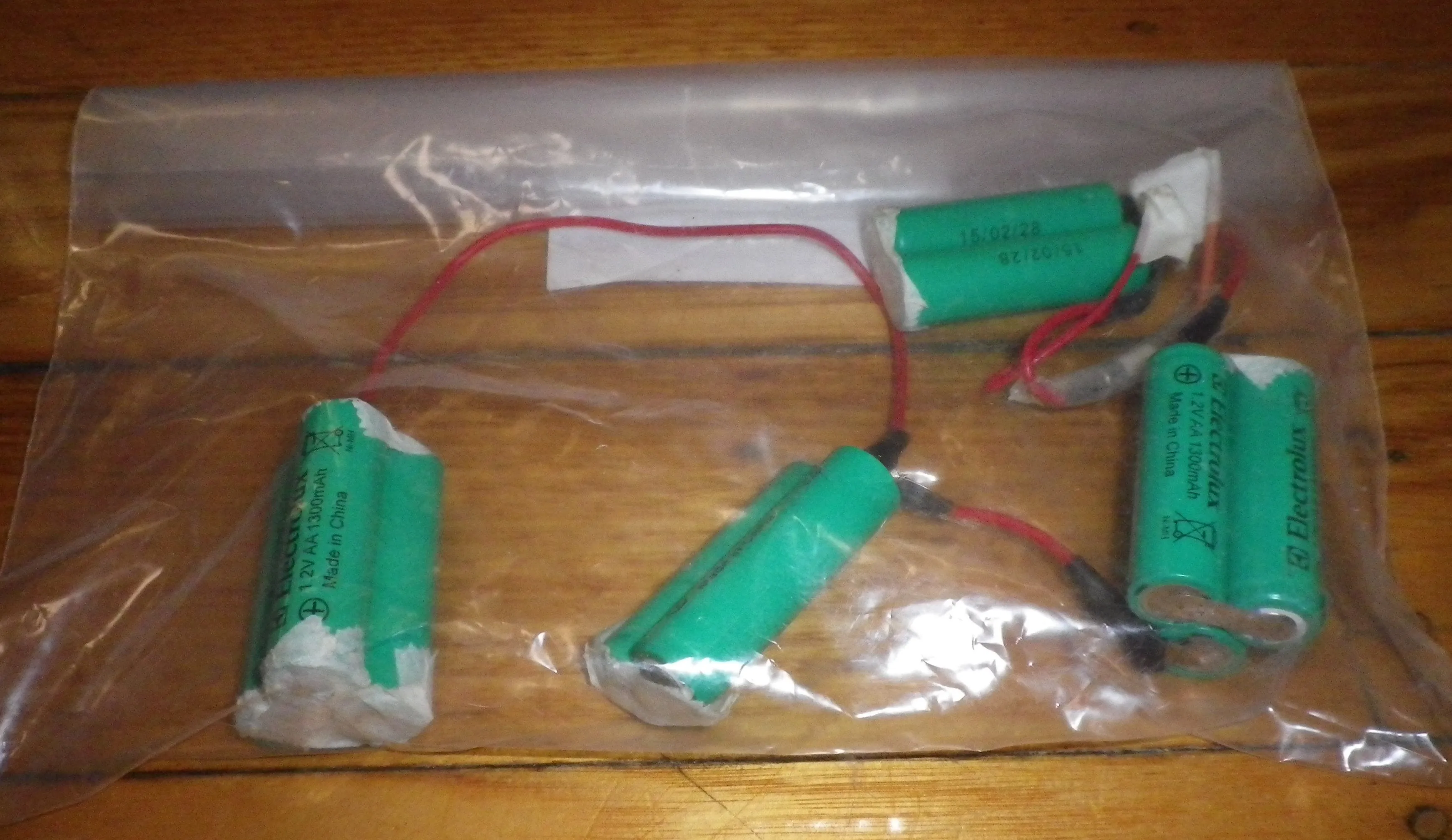 Genuine Electrolux ErgoRapido ZB3003AG 12Volt NiMH Battery Pack Part # 988063025